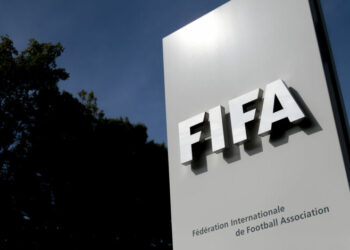 FIFA يعتمد قائمة الحكام السعوديين المعتمدين لعام 2025.. تعرف عليهم