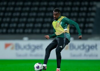 تحت إشراف “رينارد”.. “الأخضر” يواصل تدريباته استعدادًا لـ”خليجي 26″