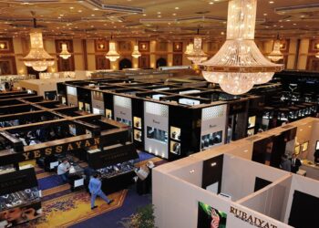 انطلاق فعاليات المعرض الدولي للمجوهرات والآلات في جدة