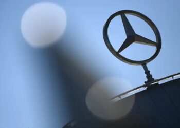 مرسيدس بنز تدعو الاتحاد الأوروبي لاستقبال مزيد من مصانع السيارات الصينية