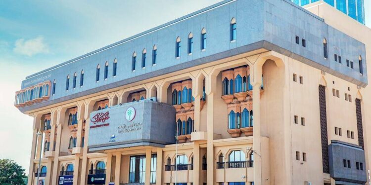 “أراضي دبي” تدعو ملاك العقارات للتسجيل في “لجان الملاك” قبل نهاية يناير