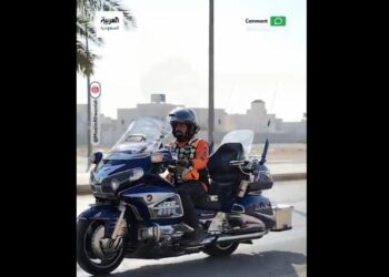 زار العالم بدراجته النارية.. من هو رحال نجران؟