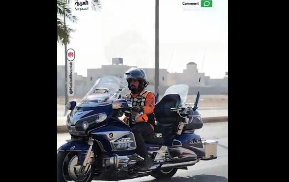 زار العالم بدراجته النارية.. من هو رحال نجران؟