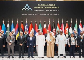 وزير العمل الأرميني يناقش تحديات سوق العمل في مؤتمر الرياض