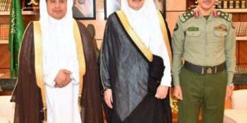 أمير الشرقية يهنئ مدير جوازات المنطقة بمناسبة تعيينه