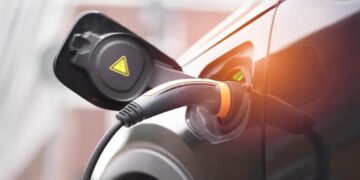 “فولكس فاغن” و”شي بينغ” تتجهان لبناء شبكة شحن للسيارات الكهربائية في الصين