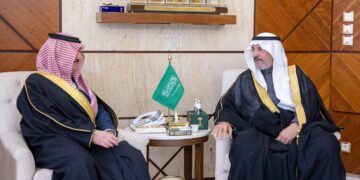 أمير الشرقية يستقبل رئيس وأعضاء جمعية أصدقاء السعودية