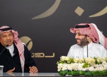 ليلة تاريخية.. المستشار تركي آل الشيخ يروج لحفل الفنان محمد عبده في موسم الرياض