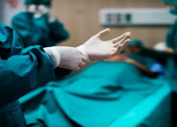 نجاح عمليتي زراعة كلى تبادلية ضمن البرنامج الوطني لتبادل الكلى بين الأسر