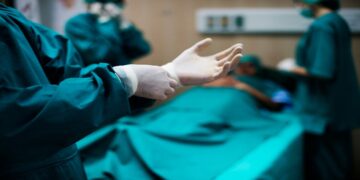 نجاح عمليتي زراعة كلى تبادلية ضمن البرنامج الوطني لتبادل الكلى بين الأسر