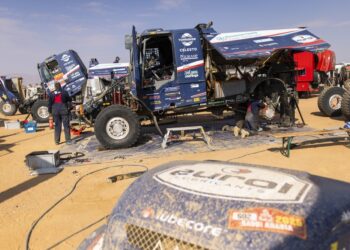 رالي داكار يستكمل يوم غد السبت رحلته في صحراء المملكة