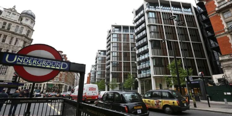 أثينا تبدأ تطبيق قانون يقيد تأجير العقارات السكنية.. وغرامة  20 ألف يورو في انتظار المخالفين