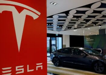 تسلا تخفض أسعار سايبرتراك: هل يعكس ذلك تراجع الطلب؟