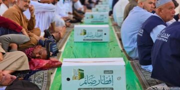 الوجبات “منخفضة السعرات الحرارية” شرط تقديم سفر الإفطار في المسجد الحرام