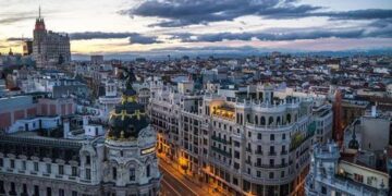 إسبانيا.. فرض ضريبة بنسبة 100% على شراء العقارات من قبل المشترين الأجانب