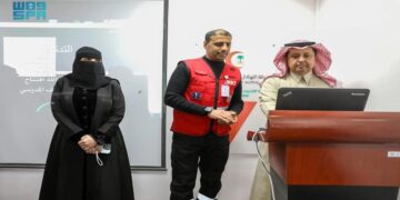 مدير “تعليم الجوف” يُدشِّن برنامج “المسعف المدرسي”