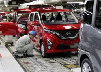 نيسان تخفض الإنتاج والوظائف في مصانعها بأميركا