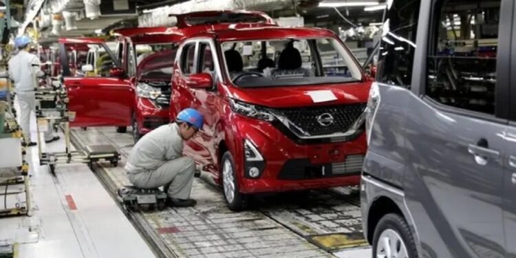 نيسان تخفض الإنتاج والوظائف في مصانعها بأميركا