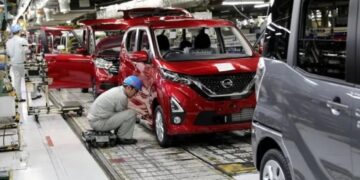 نيسان تراجع خططها للسيارات الكهربائية بسبب سياسات ترامب