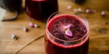 عصير لن تندم أبداً إذا تناولته يومياً خاصة في فصل الشتاء .. ما هو ؟