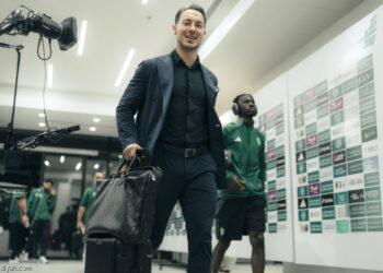 ماتياس يايسله باقٍ مع “أهلي جدة” و إجتماع يرفع معنوياته