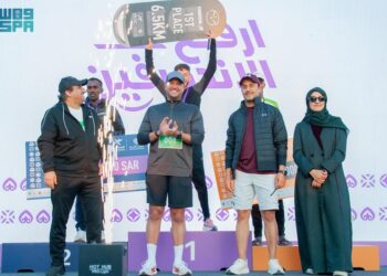 محافظ ‫الأحساء‬ يُشارك أكثر من 14 ألف متسابق ومتسابقة في سباق “الحسا تركض 2025” ويتوج الفائزين