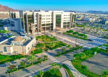 مستشفى الملك فيصل التخصصي في المدينة المنورة يحصل على شهادة الآيزو الدولية في إدارة المرافق