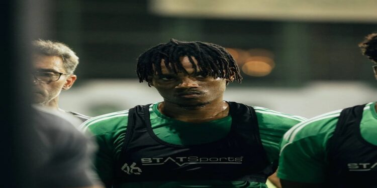 الأهلي يعلن تجديد عقد نجم الفريق ريان حامد