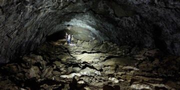 السعودية تُحول كهوفها الطبيعية إلى وجهات سياحية عالمية