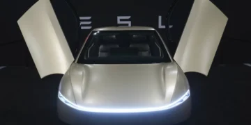 انخفاض سنوي في تسليمات تسلا عالميًا رغم إنتاج 1.77 مليون سيارة في 2024