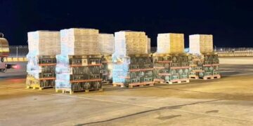 السعودية تسيِّر جسرًا بريًا لإغاثة الشعب السوري في ظل الظروف الإنسانية الصعبة