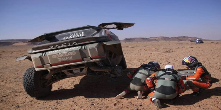 «رالي داكار السعودية»: لاتيغان يواصل الصدارة والراجحي يتقدم والعطية يواجه كبوة