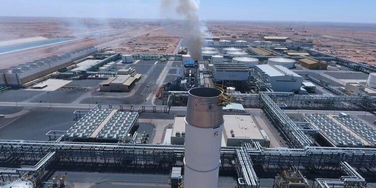 الإنتاج الصناعي في السعودية يرتفع 3.4% في نوفمبر بفضل نمو نشاط التعدين