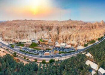 من واحة الأحساء إلى المحميات الملكية: نموذج رائد للسياحة المستدامة في السعودية