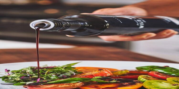 7 حقائق قد تُدهشك عن «الخل البلسمي» وفوائده الصحية