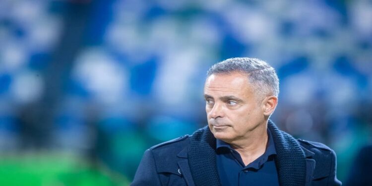 غوميز: قرار رفض تسجيل فارغاس “غريب”