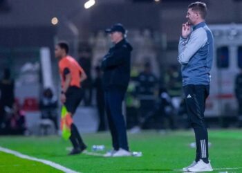 جيرارد يواجه تحديات في الاتفاق دون خطط للتغيير