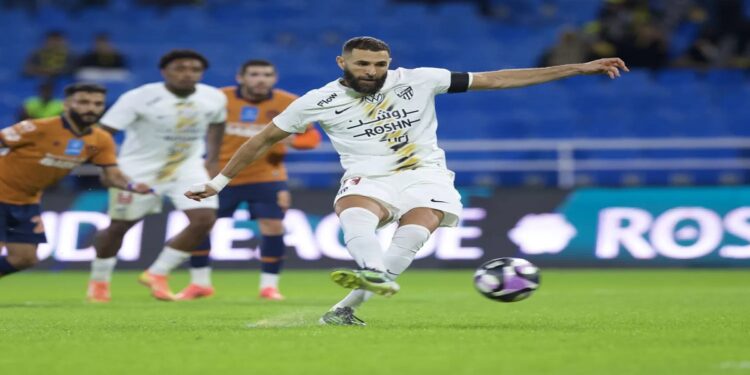 الدوري السعودي: الهلال يستعيد الصدارة بعد 48 يومًا