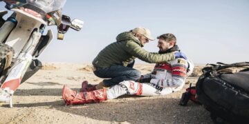 80 مختصًا طبيًا يتابعون صحة المشاركين في «رالي داكار السعودية»