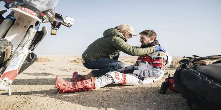 80 مختصًا طبيًا يتابعون صحة المشاركين في «رالي داكار السعودية»