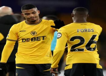 الشباب يطلب ليمينا من وولفرهامبتون… والإنجليزي يصف العرض بـ «المتواضع»