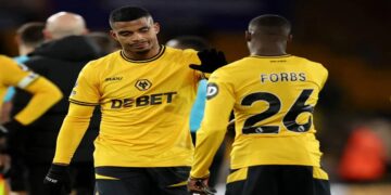 الشباب يطلب ليمينا من وولفرهامبتون… والإنجليزي يصف العرض بـ «المتواضع»