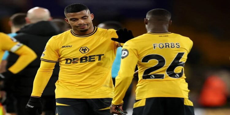 الشباب يطلب ليمينا من وولفرهامبتون… والإنجليزي يصف العرض بـ «المتواضع»