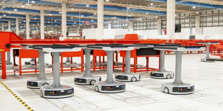 أرامكس تطلق نظام روبوتي في ميناء جدة ودرون لتوصيل الطرود