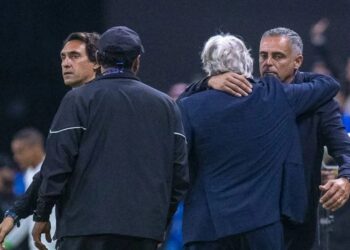 “غوميز الفتح: أتحمل مسؤولية تسعة الهلال ونسعى لتجاوزها”