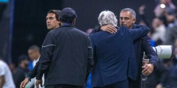 “غوميز الفتح: أتحمل مسؤولية تسعة الهلال ونسعى لتجاوزها”