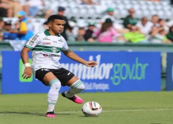 الهلال يوقع اتفاقاً مع الجناح البرازيلي كايو سيزار