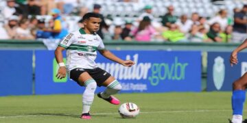 الهلال يوقع اتفاقاً مع الجناح البرازيلي كايو سيزار