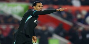 هل ينتقل فان دايك قائد ليفربول إلى الهلال؟