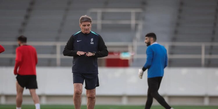 الإسباني ميشيل غونزاليس مدرب القادسية يحذّر من فخ العروبة